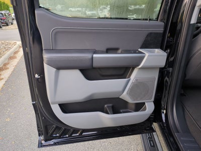 2027 Ford Super Duty F-350 SRW XLT