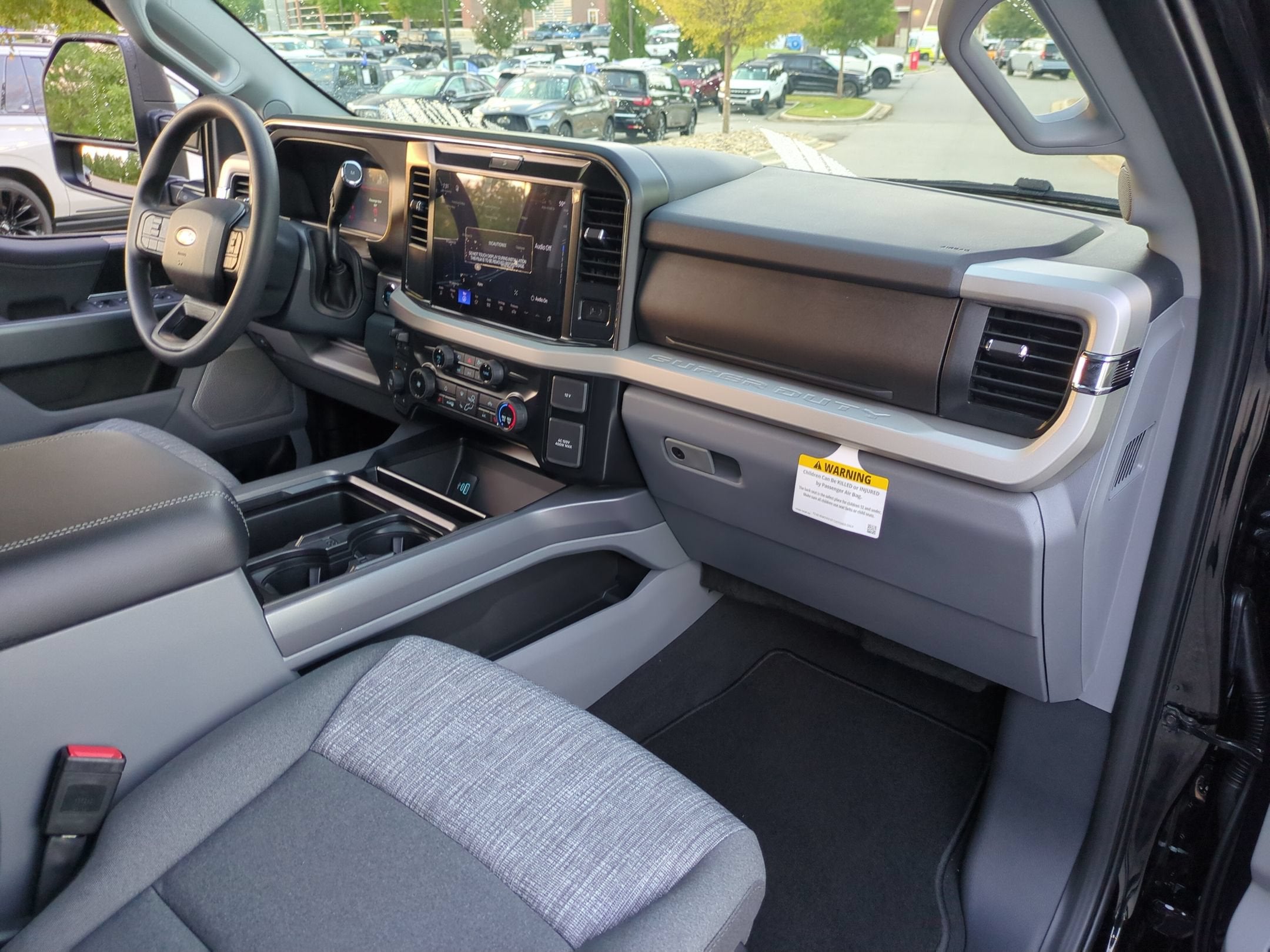 2027 Ford Super Duty F-350 SRW XLT
