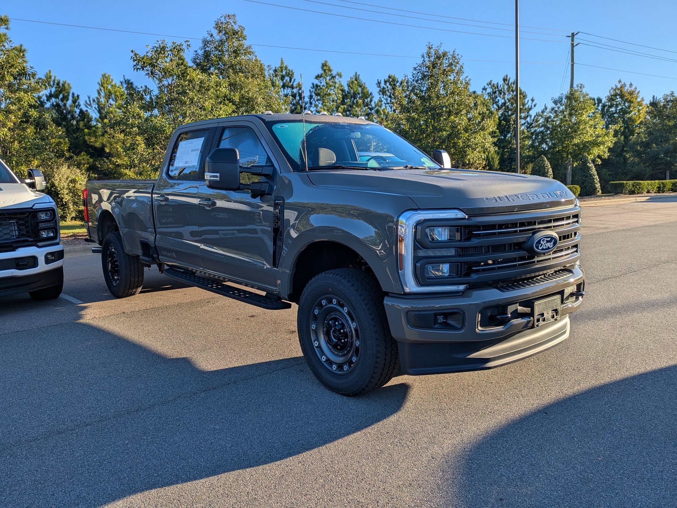 2027 Ford Super Duty F-350 SRW XLT