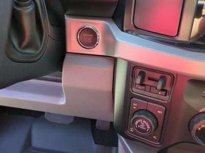 2027 Ford Super Duty F-350 SRW XLT