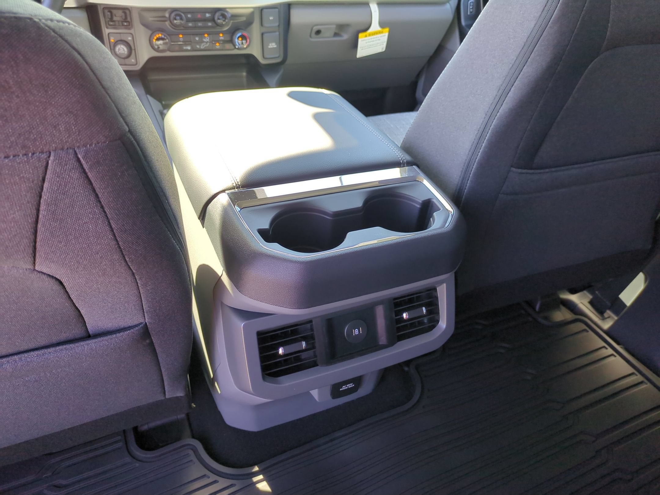 2027 Ford Super Duty F-350 SRW XLT