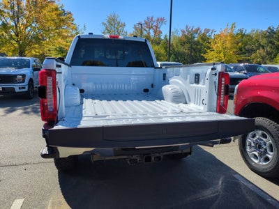2027 Ford Super Duty F-350 SRW XLT
