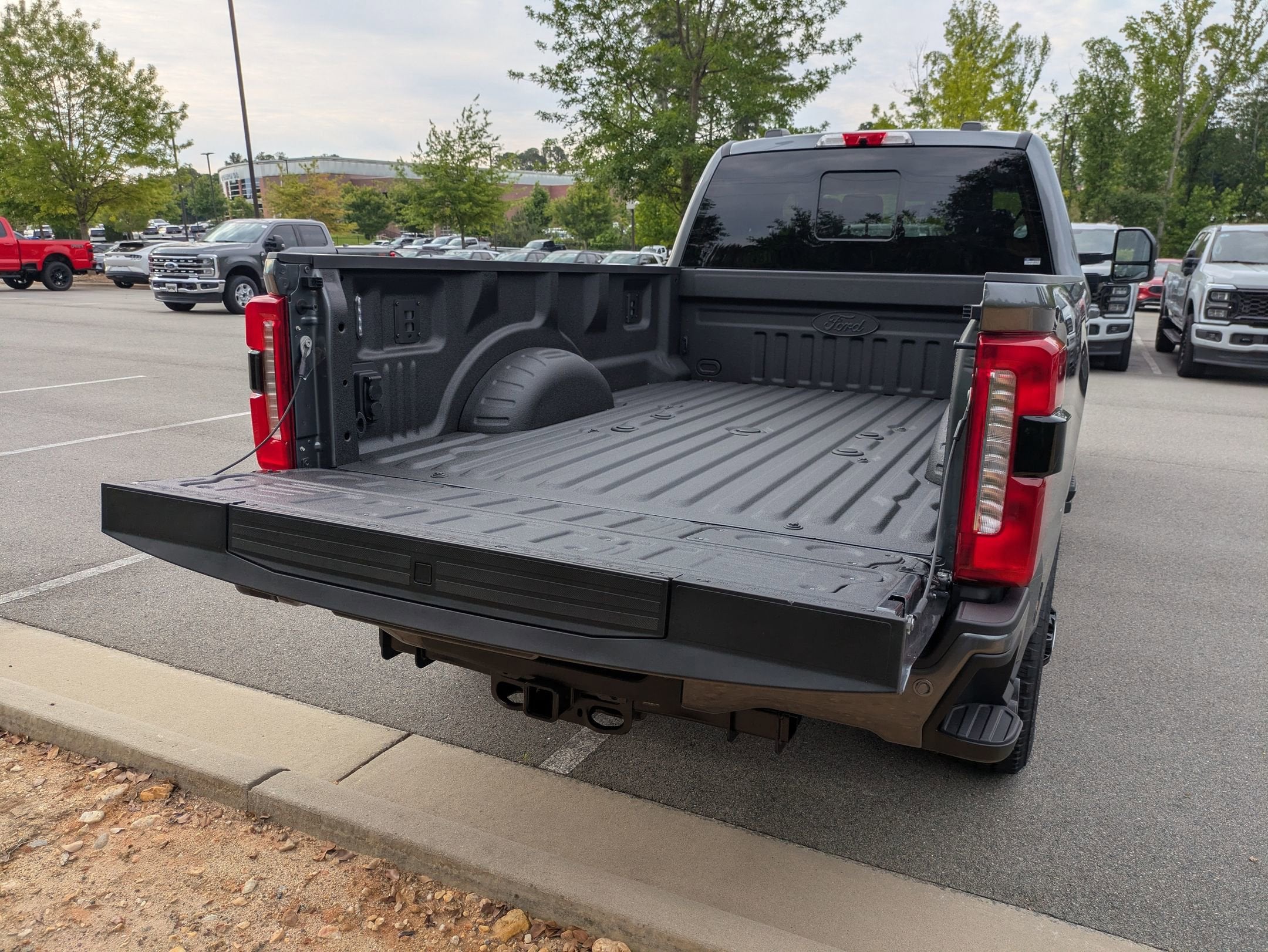 2026 Ford Super Duty F-350 SRW LARIAT