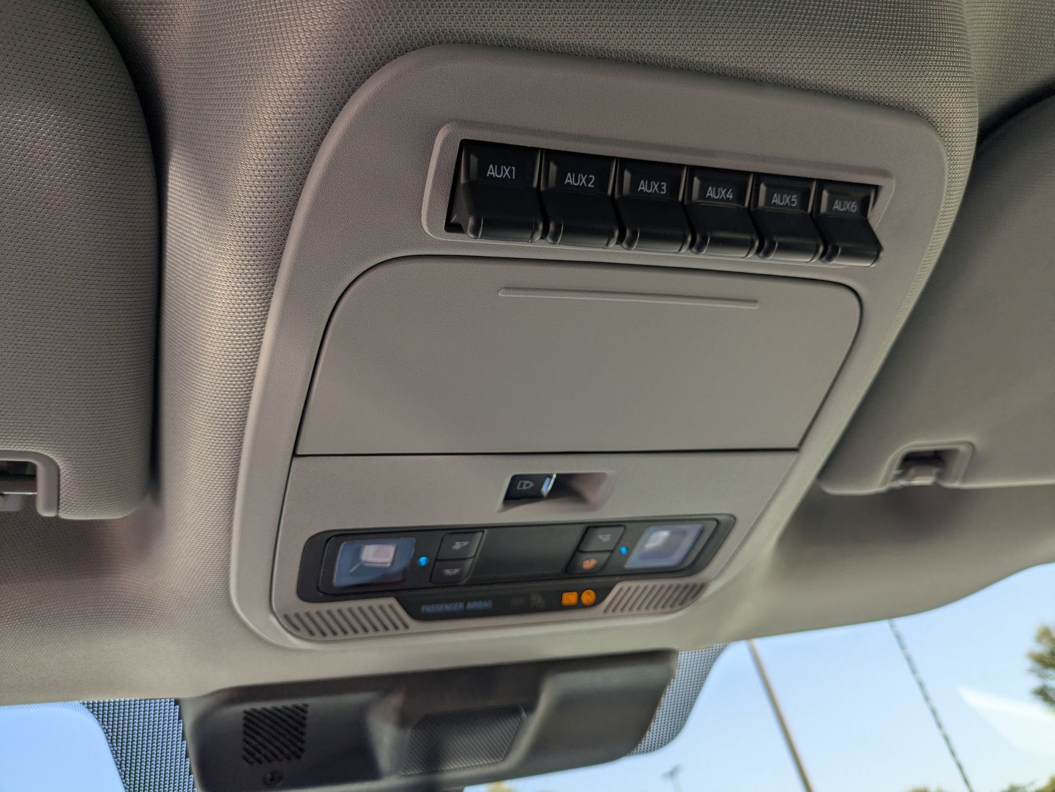 2027 Ford Super Duty F-350 DRW XL