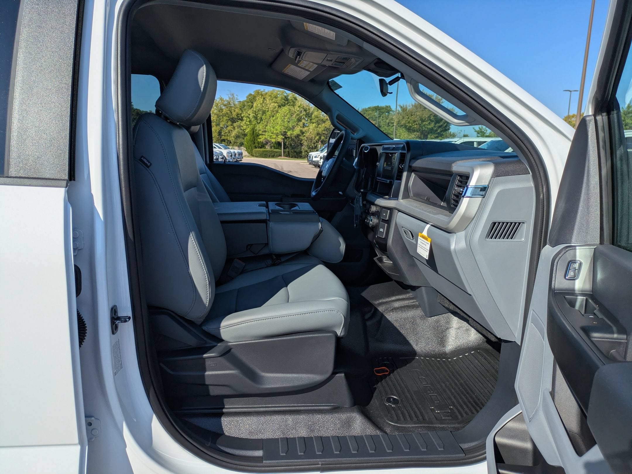 2027 Ford Super Duty F-350 DRW XL