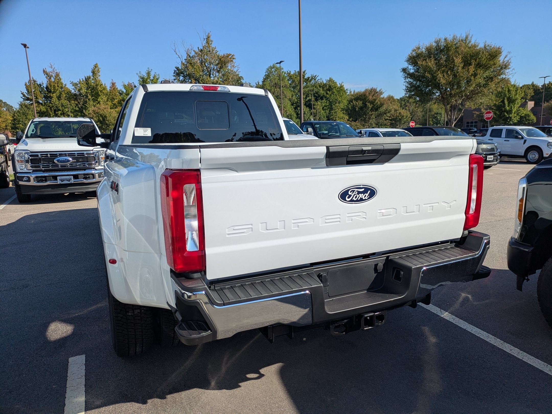 2027 Ford Super Duty F-350 DRW XL