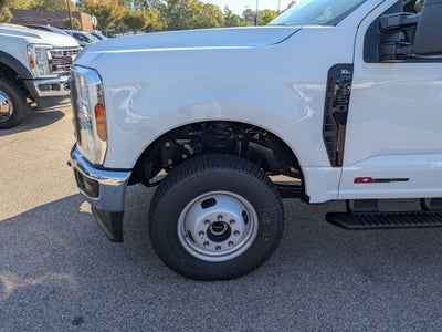 2027 Ford Super Duty F-350 DRW XL