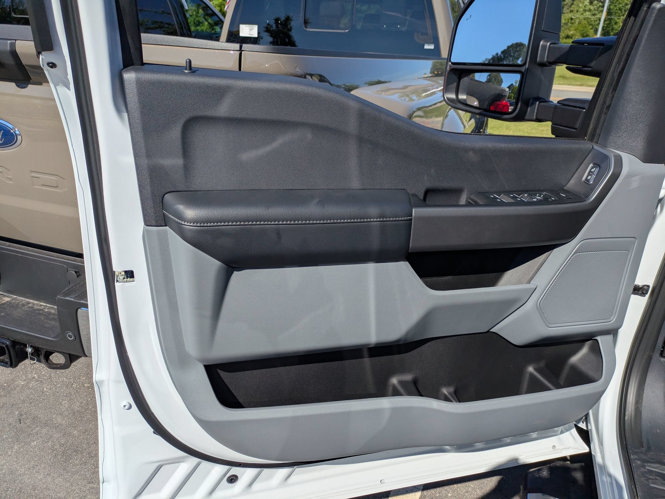 2026 Ford Super Duty F-350 DRW XLT