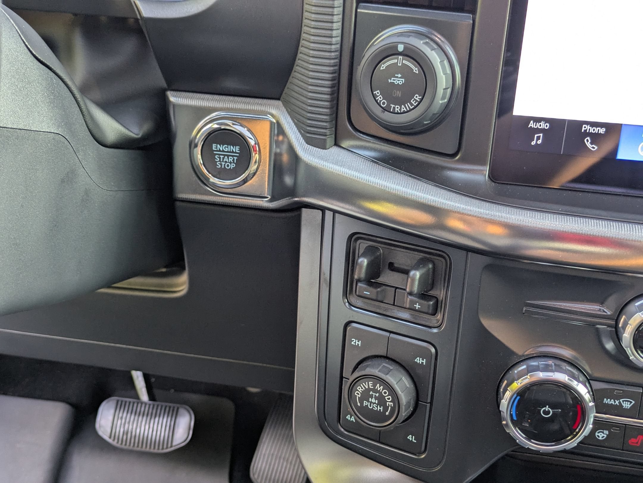 2026 Ford F-150 LARIAT - Crossroads Courtesy Demo