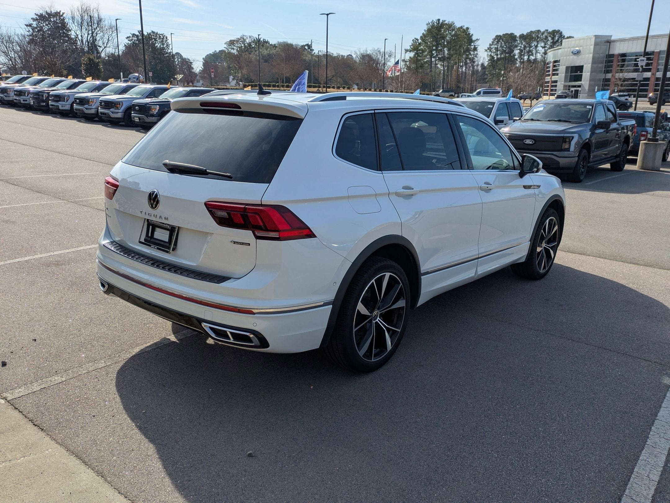 2022 Volkswagen Tiguan SEL R-Line