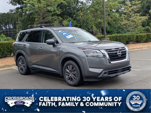 2022 Nissan Pathfinder SV