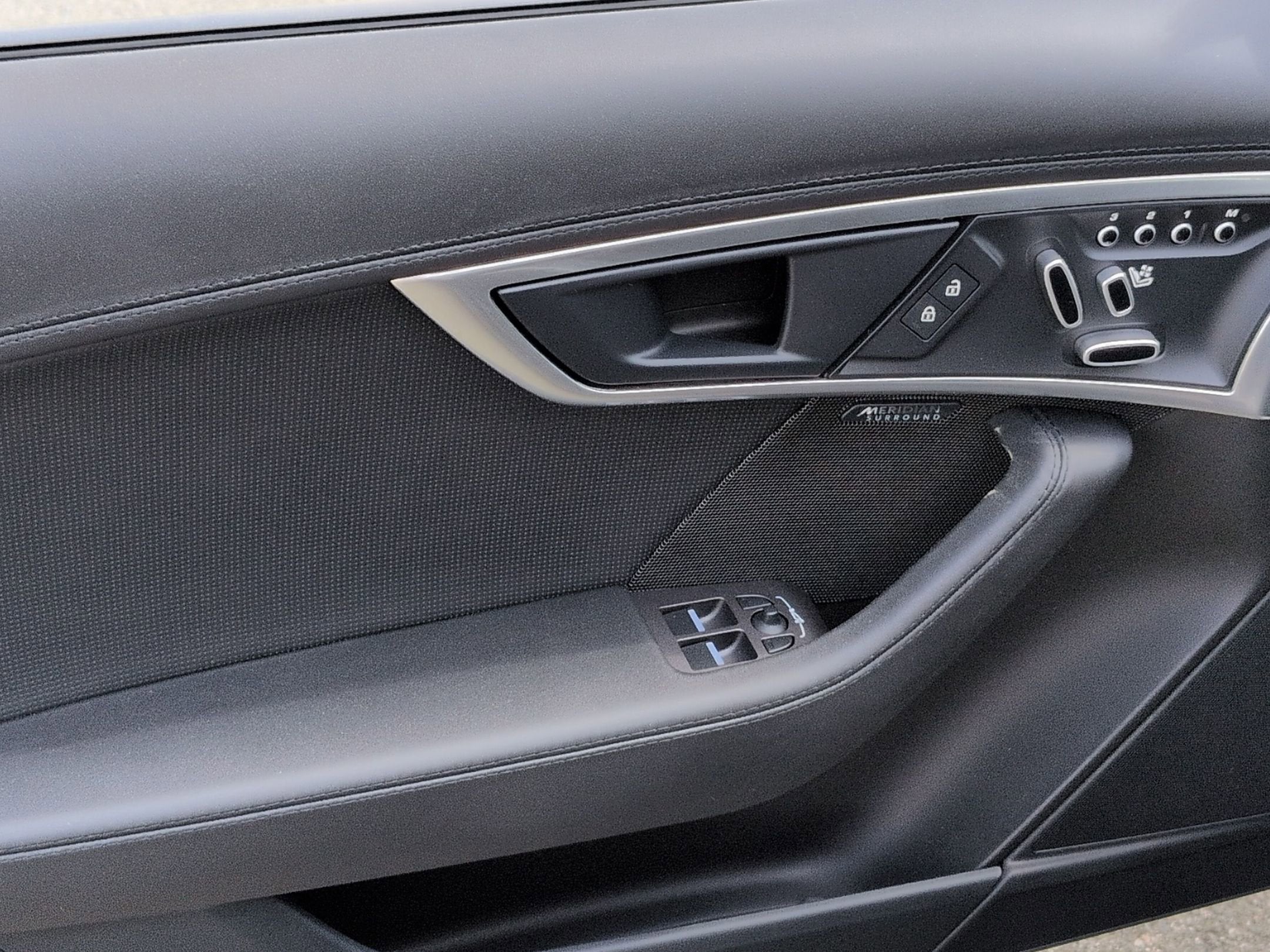 2024 Jaguar F-TYPE R-Dynamic