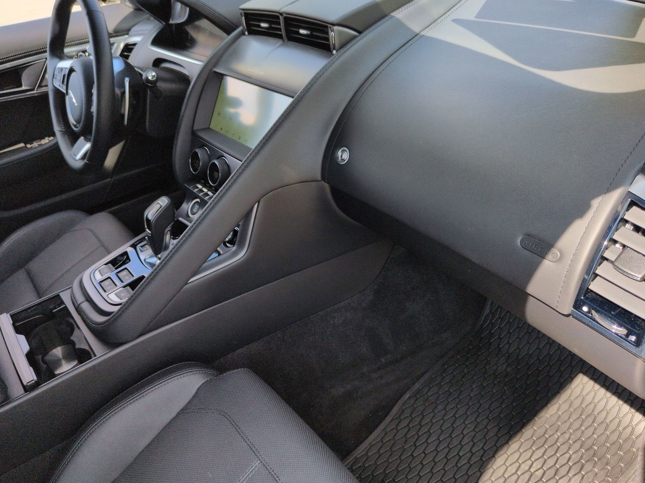 2024 Jaguar F-TYPE R-Dynamic