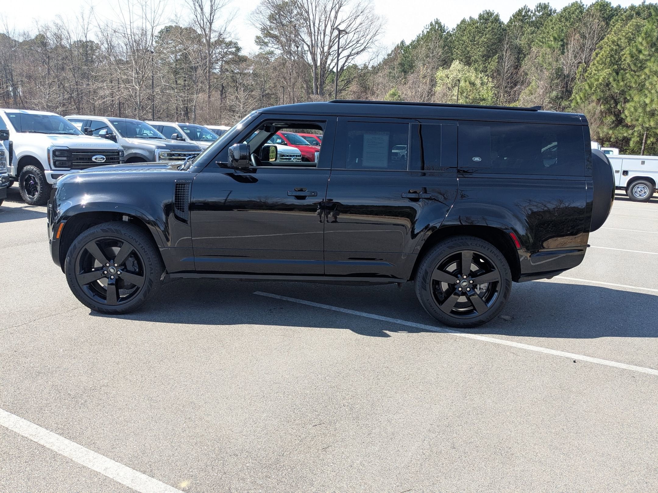 2024 Land Rover Defender X-Dynamic SE
