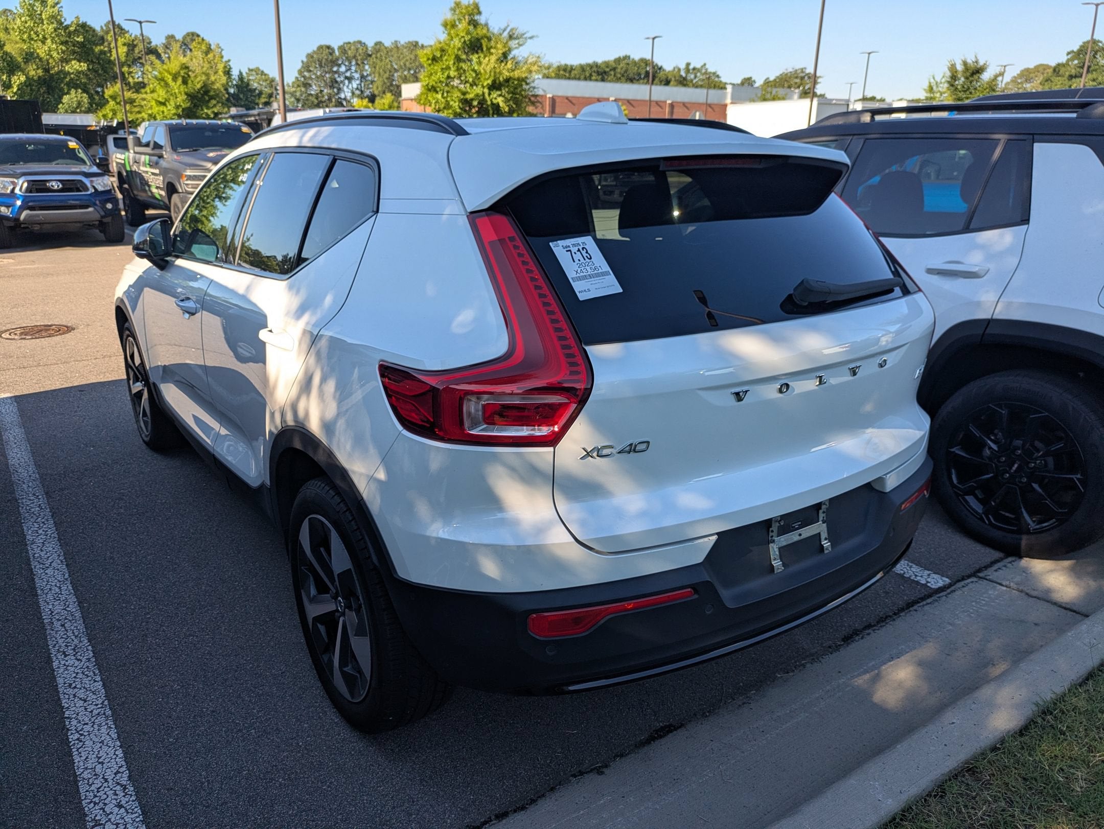 2023 Volvo XC40 Ultimate Dark Theme
