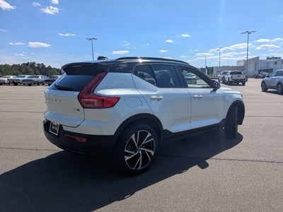 2021 Volvo XC40 R-Design