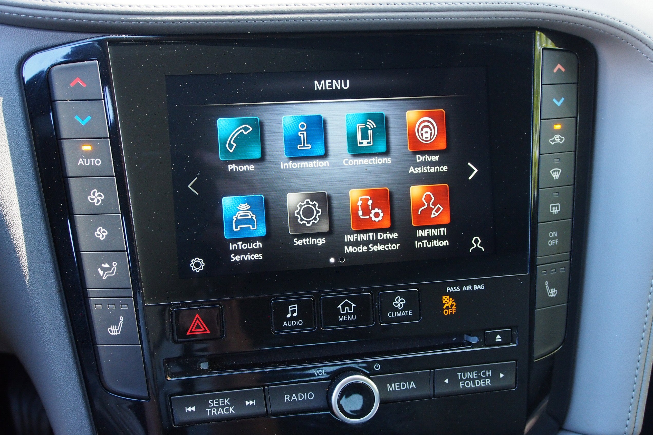 2023 INFINITI QX50 LUXE