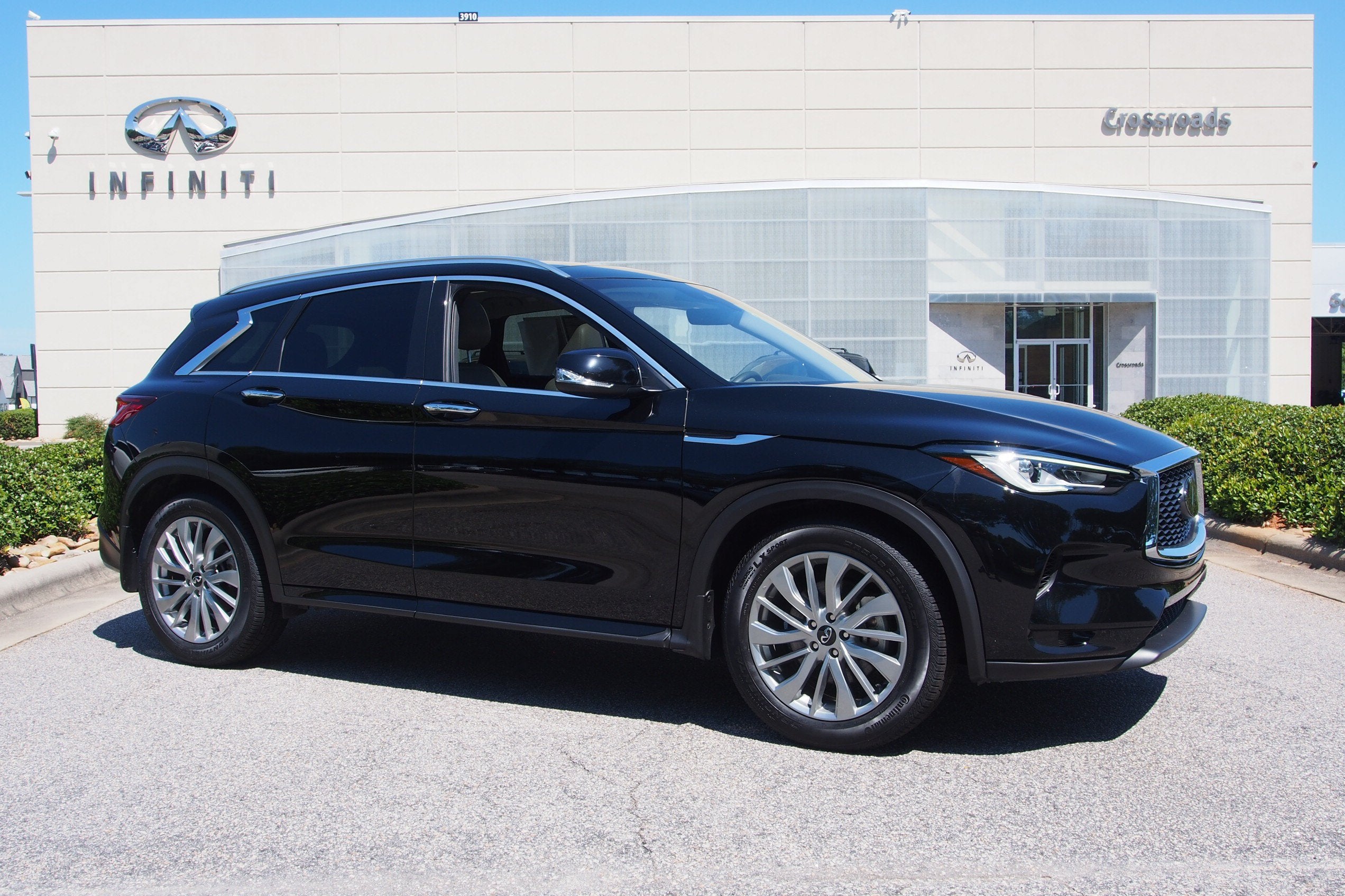 2023 INFINITI QX50 LUXE