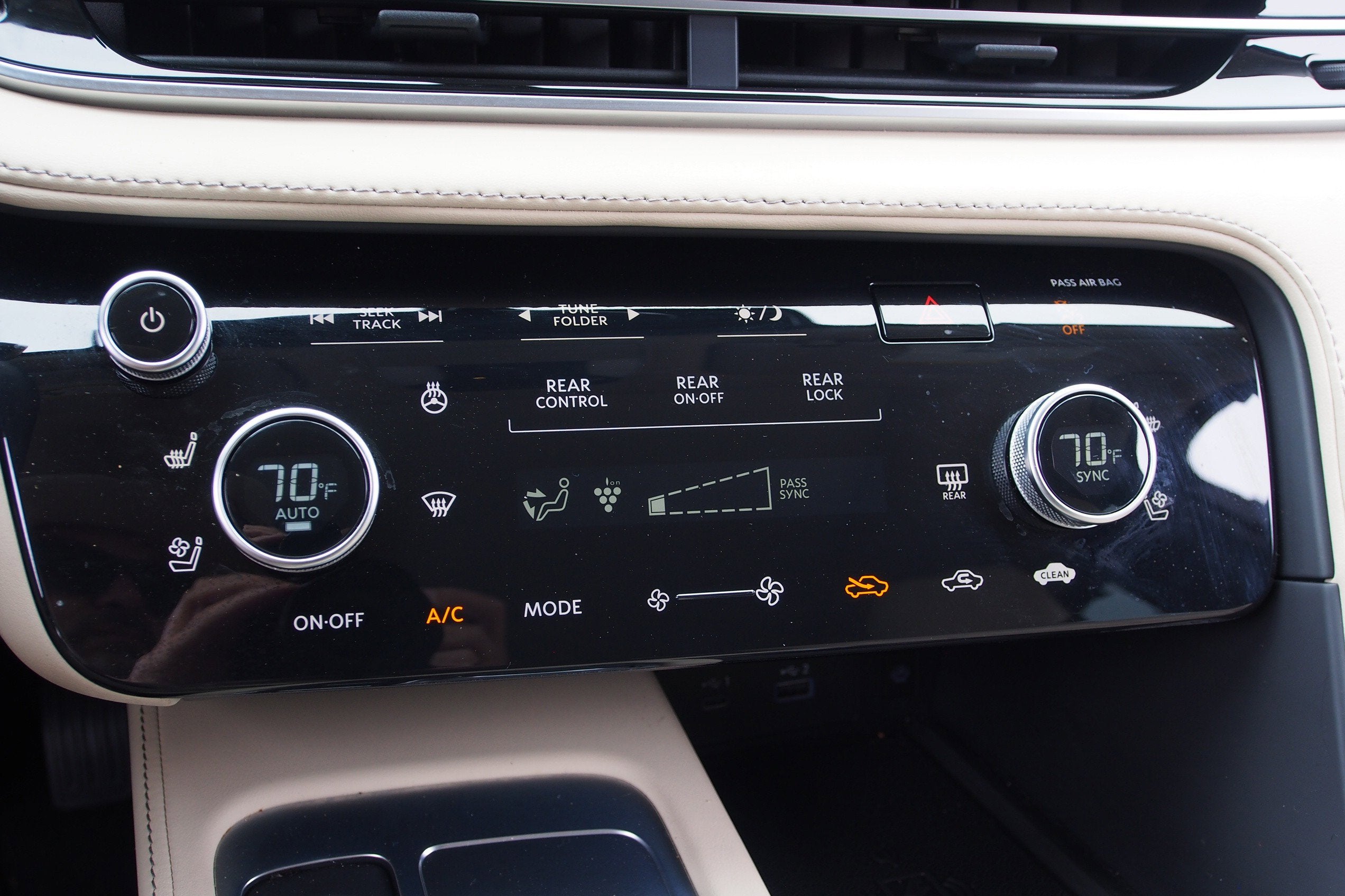 2025 INFINITI QX60 SENSORY