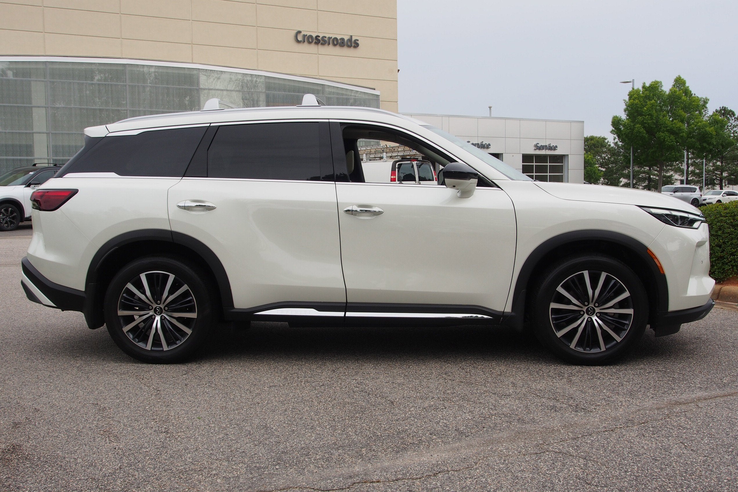 2025 INFINITI QX60 SENSORY