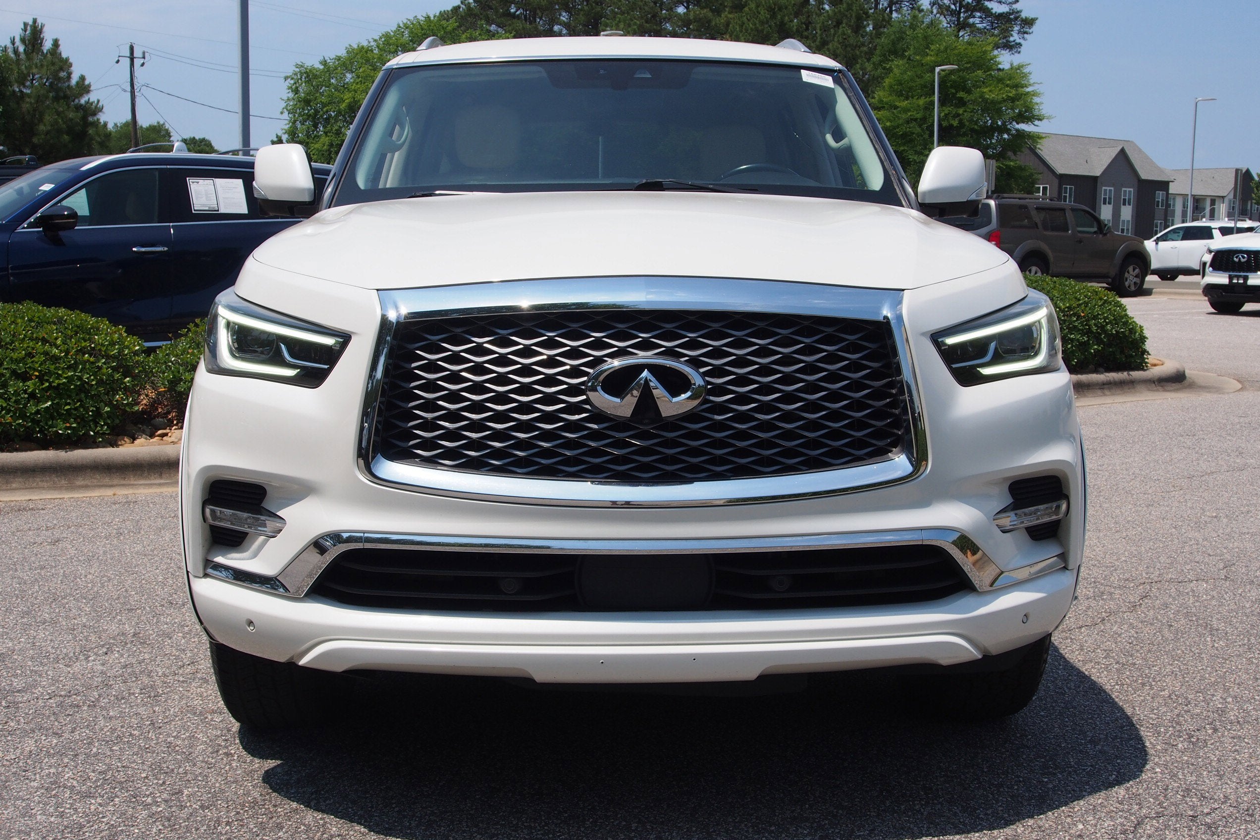 2021 INFINITI QX80 LUXE