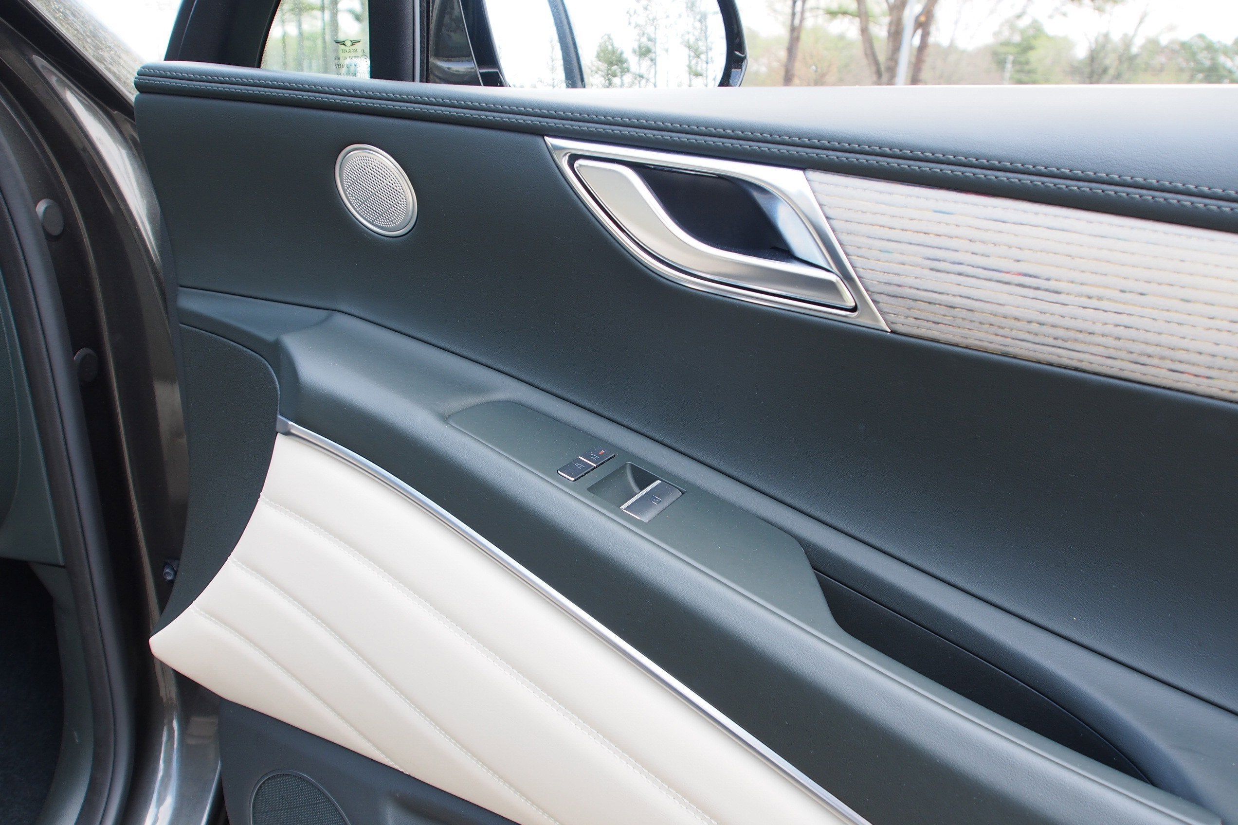 2025 Genesis GV80 Select