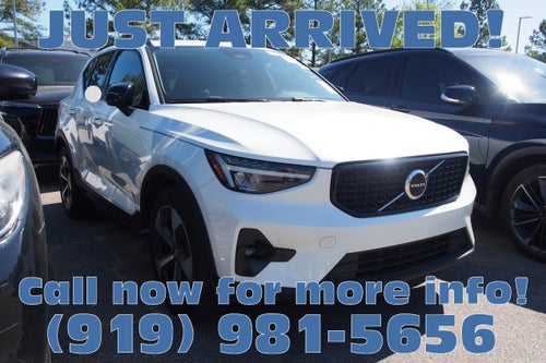 2023 Volvo XC40 Plus Dark Theme