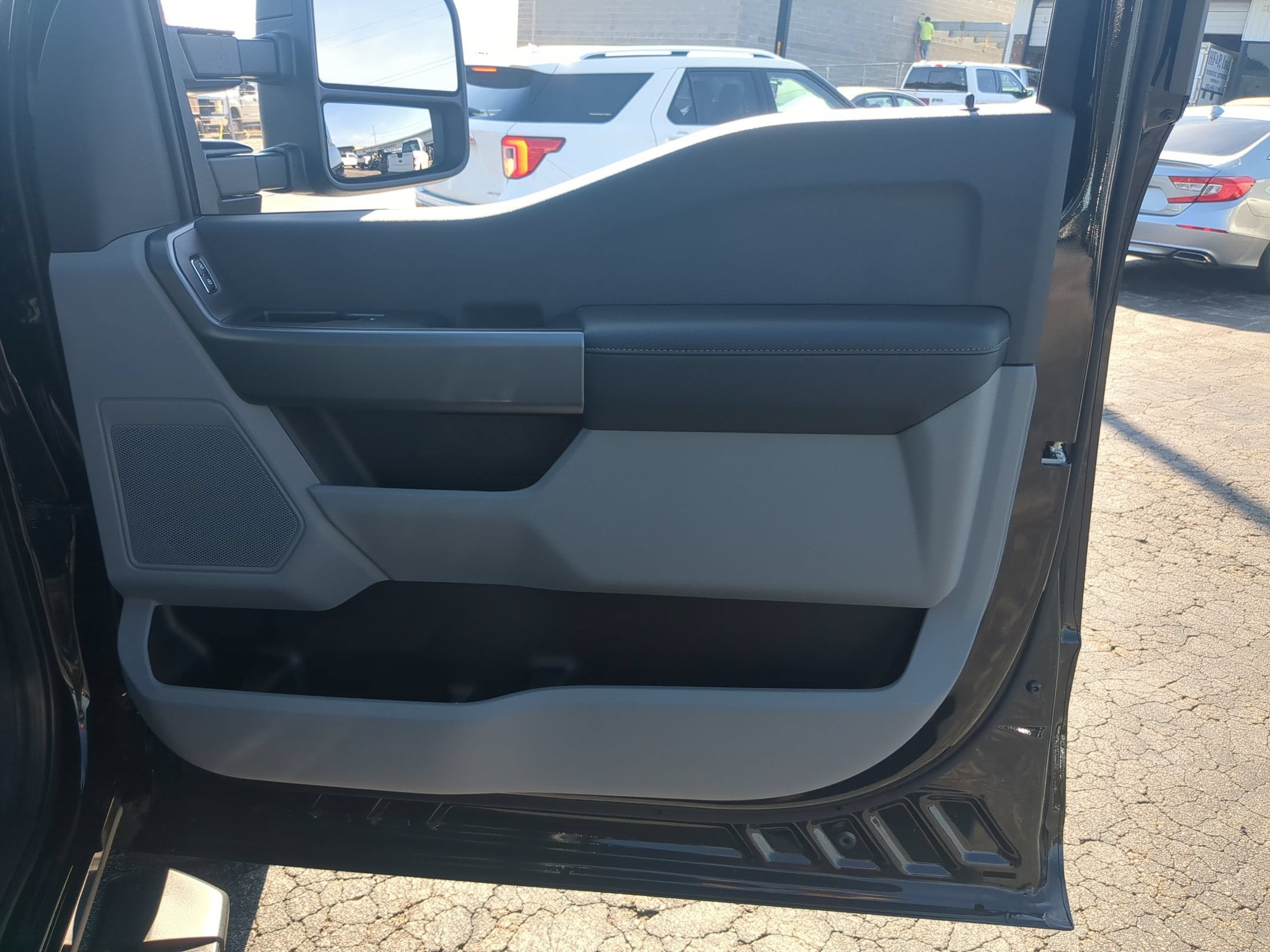 2027 Ford Super Duty F-250 SRW XLT