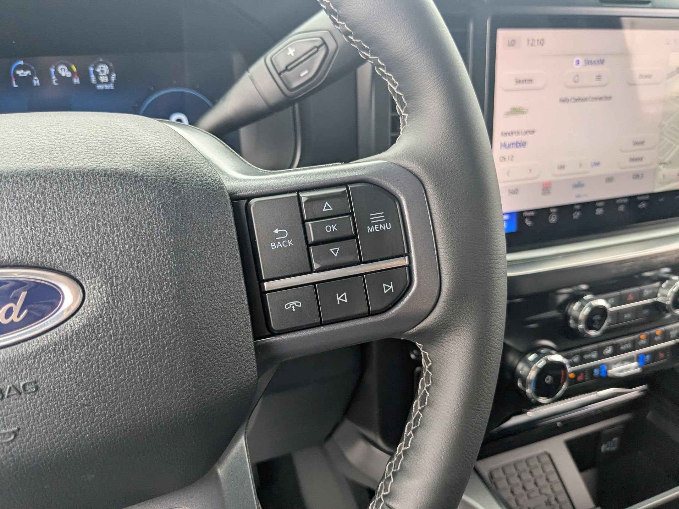 2026 Ford Super Duty F-350 DRW LARIAT