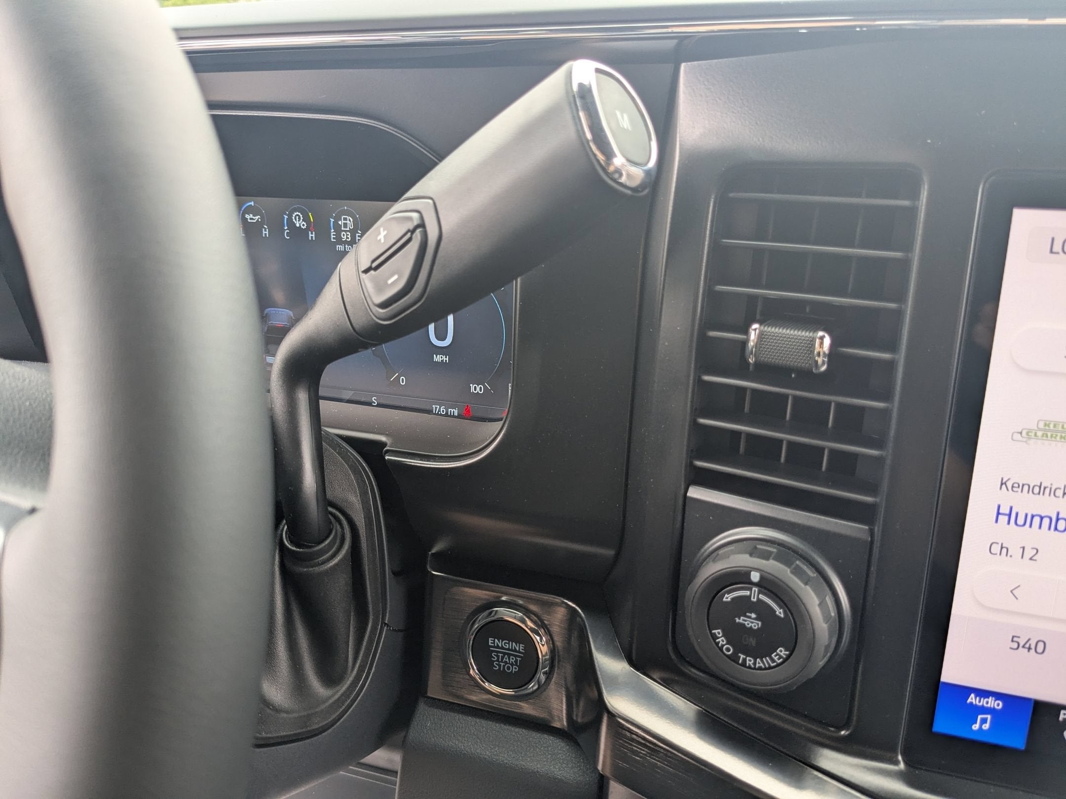2026 Ford Super Duty F-350 DRW LARIAT