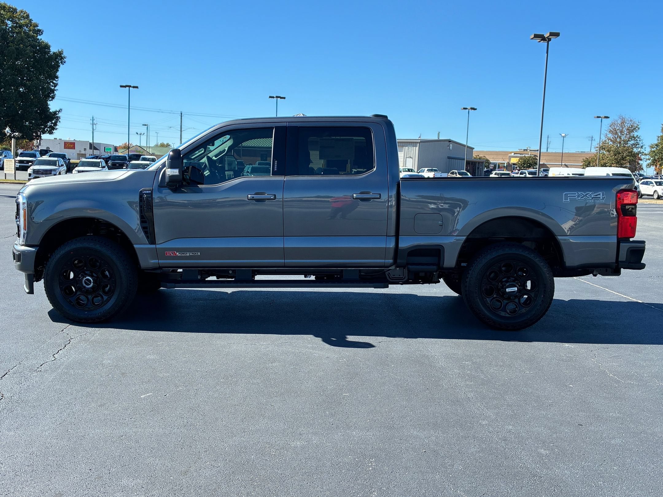 2027 Ford Super Duty F-250 SRW LARIAT