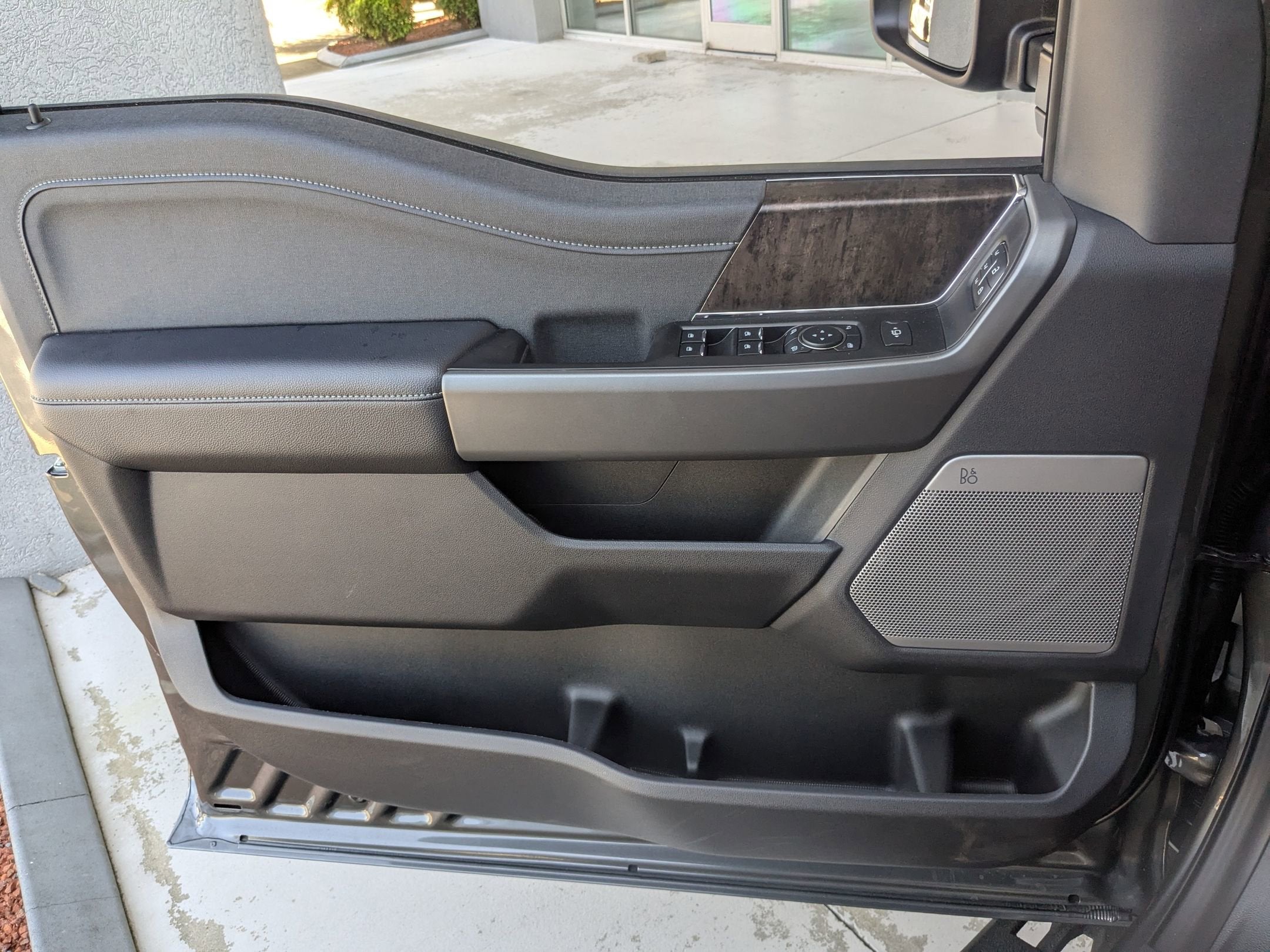 2025 Ford Super Duty F-350 SRW LARIAT