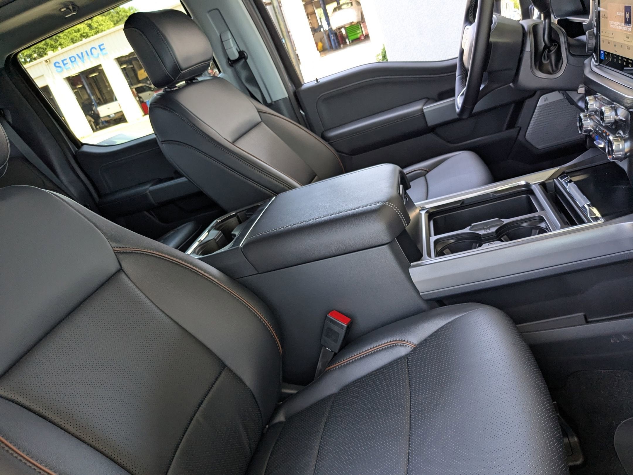 2025 Ford Super Duty F-350 SRW LARIAT