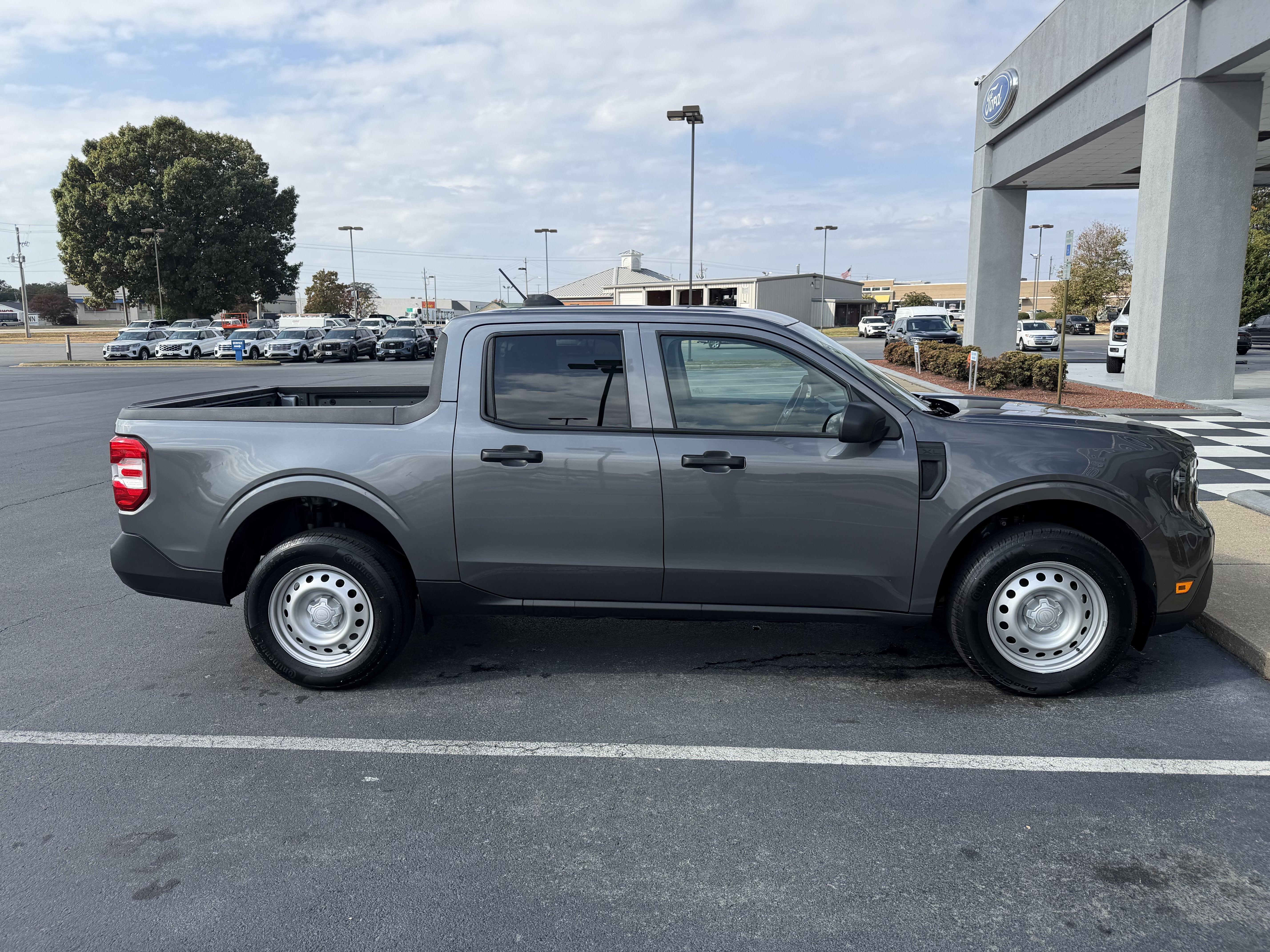 2025 Ford Maverick XL