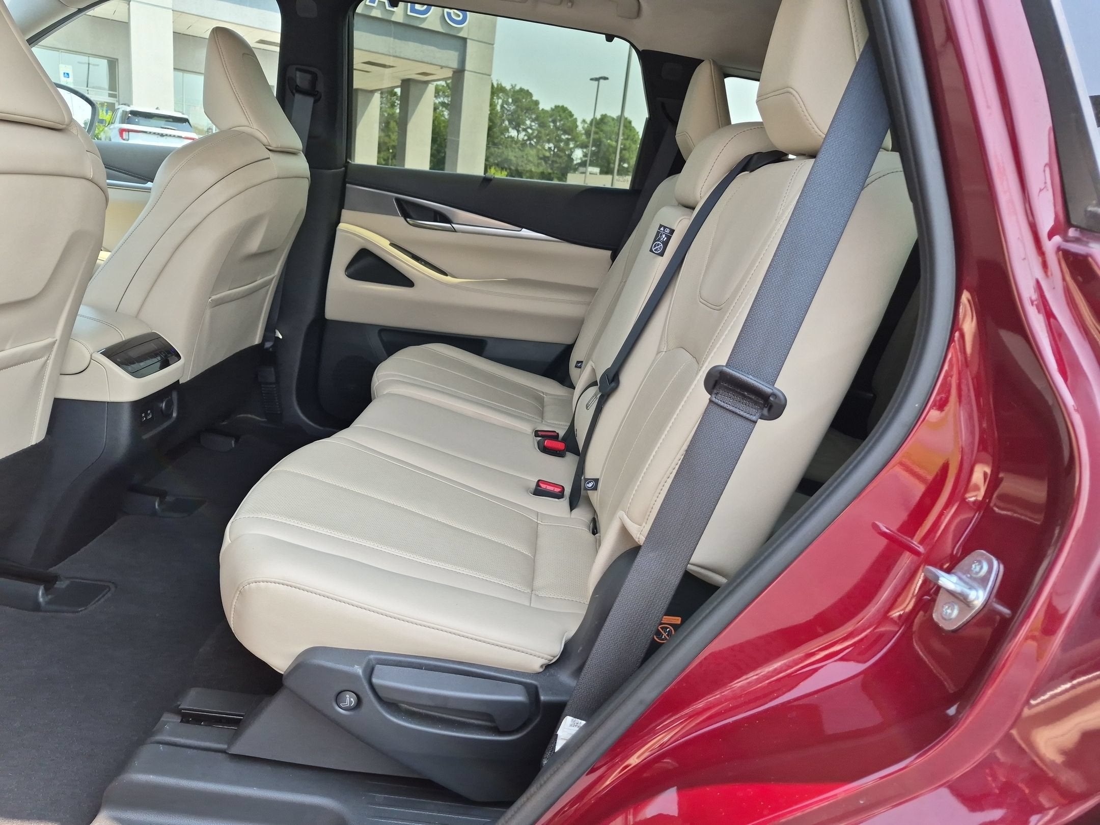 2023 INFINITI QX60 LUXE
