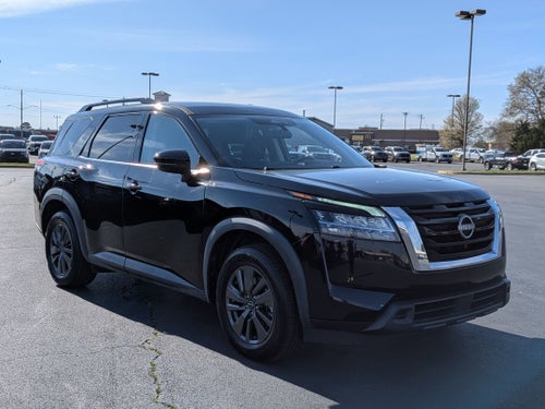 2022 Nissan Pathfinder SV