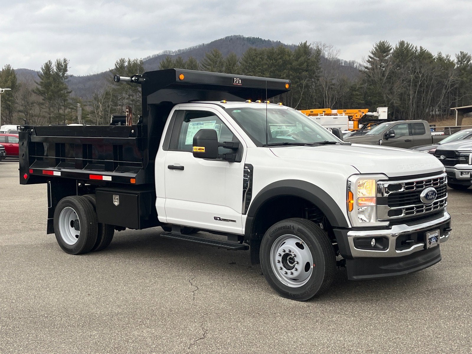 2026 Ford Super Duty F-550 DRW XL DRW