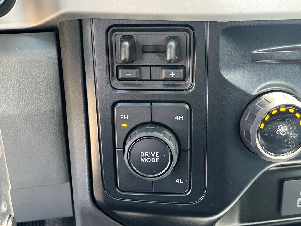 2025 Ford Super Duty F-600 DRW XL