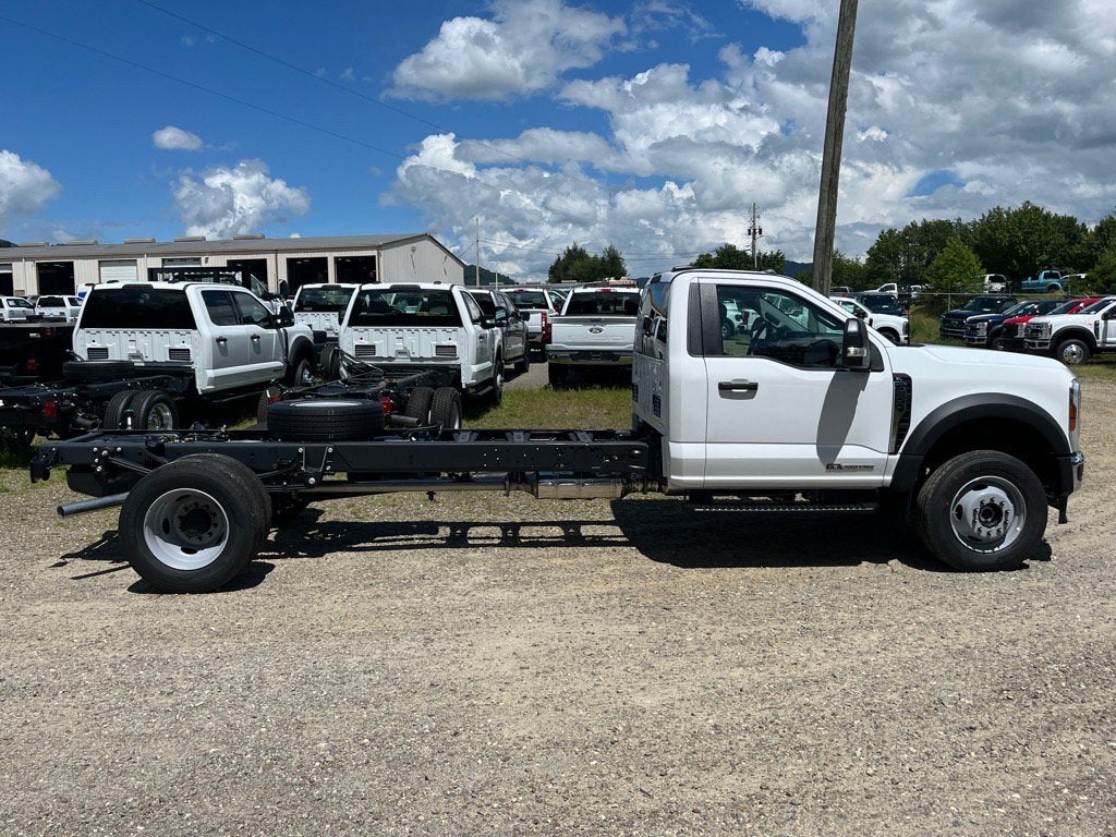 2025 Ford Super Duty F-600 DRW XL
