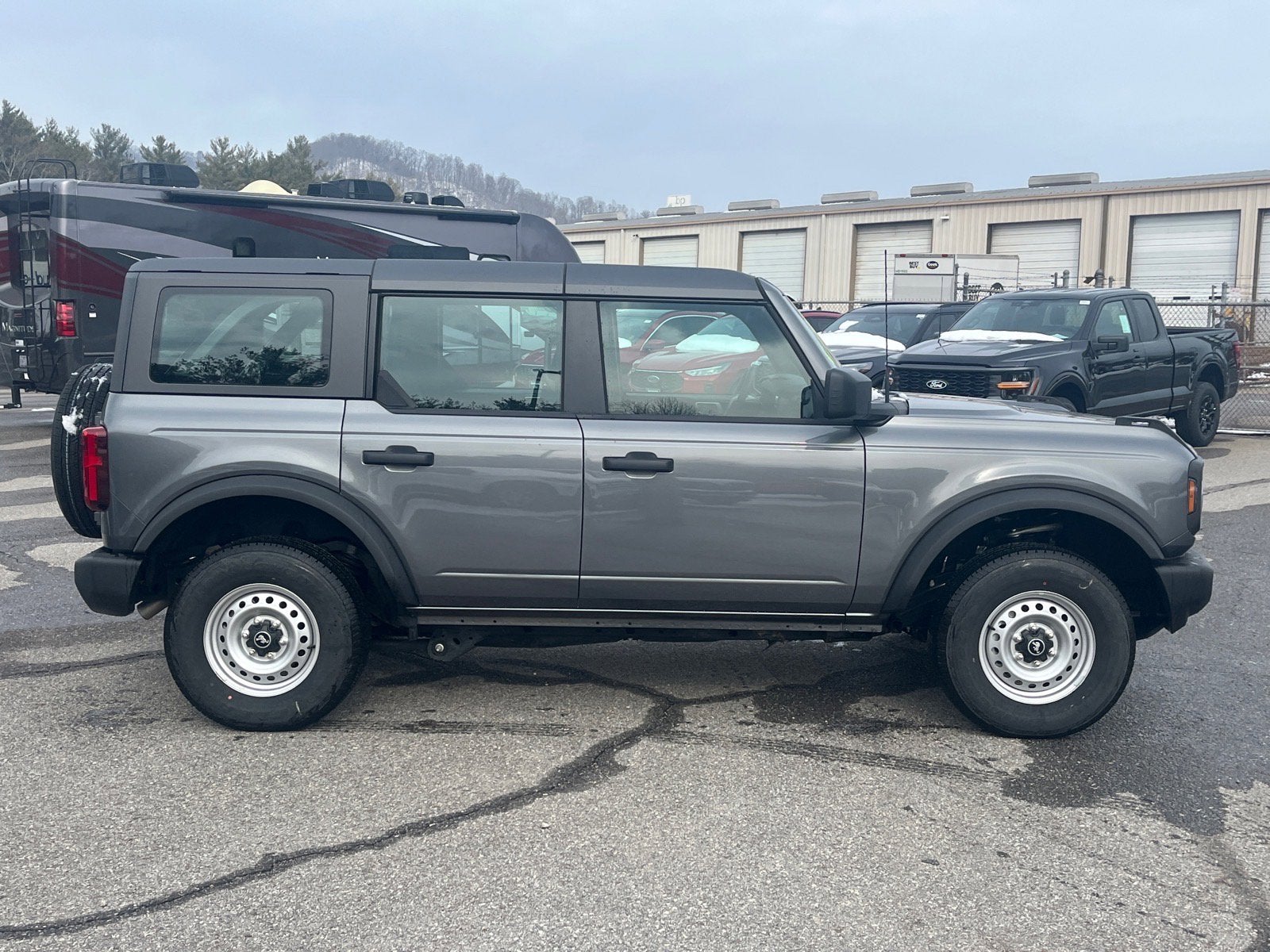 2025 Ford Bronco Base